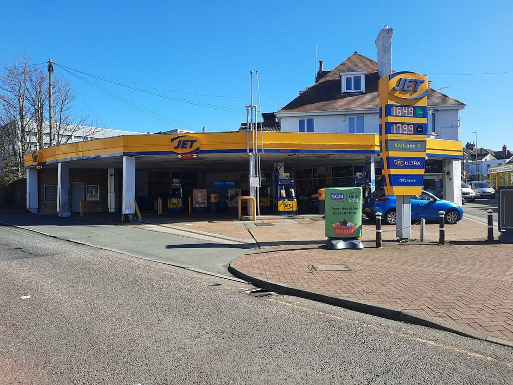 JET Bexhill's old forecourt from 2013.